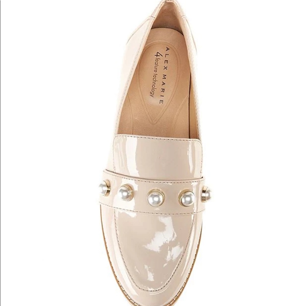 BRAND NEW Alex Marie Garnella Patent Pearl Lug Sole Loafers. Size 8.5.